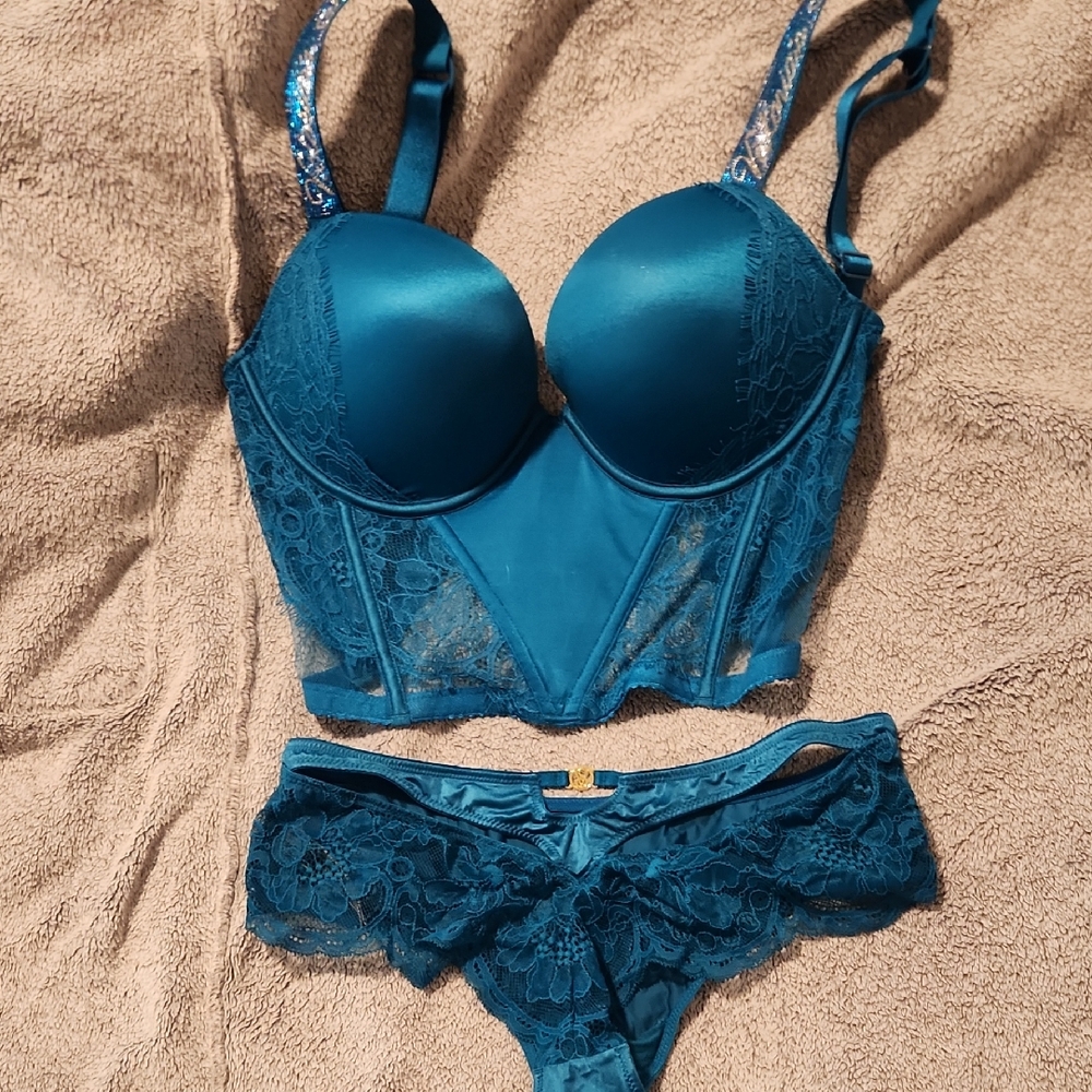 Victoria's Secret Teal Lace Bra Set